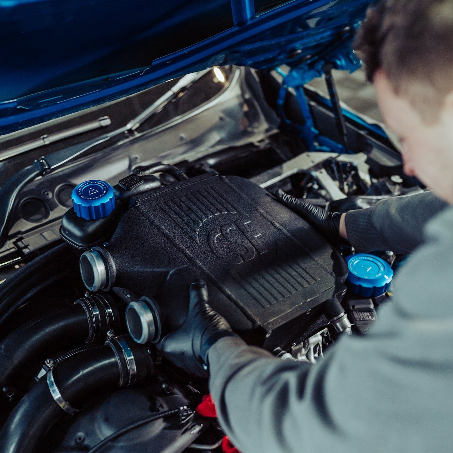 CSF BMW M3/M4/M2 Competition Race Top Mount Charge Cooler In Crinkle Black Finish (F80/F82/F83/F87) - Race Rally Supplies