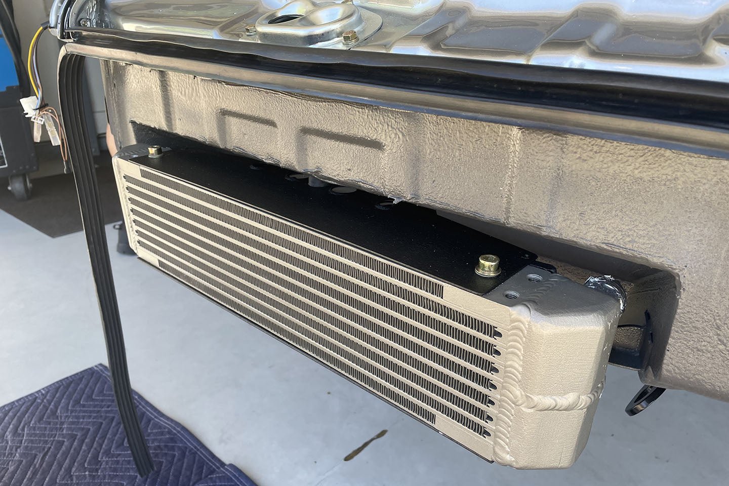 CSF Universal Dual - Pass Oil Cooler / RS Porsche / M22 x 1.5 / 22L x 4.75H x 2.16W - Race Rally Supplies