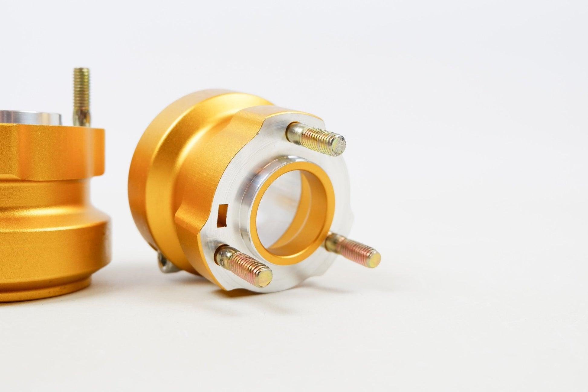 Gold 50mm x 62mm Short Rear Hubs - Race Rally Supplies