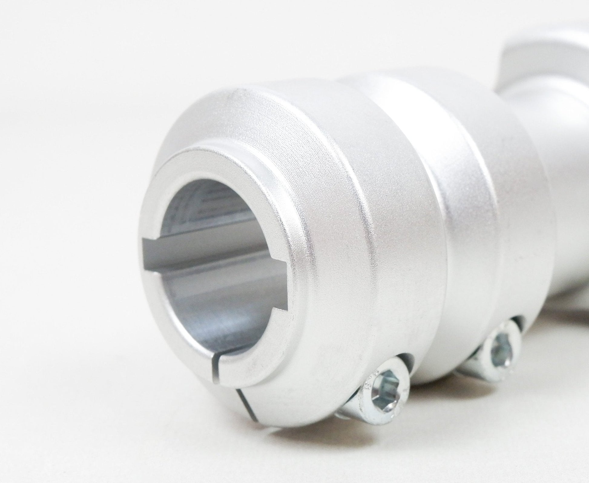 Set of Silver 30mm x 115mm Rear Hubs - Race Rally Supplies
