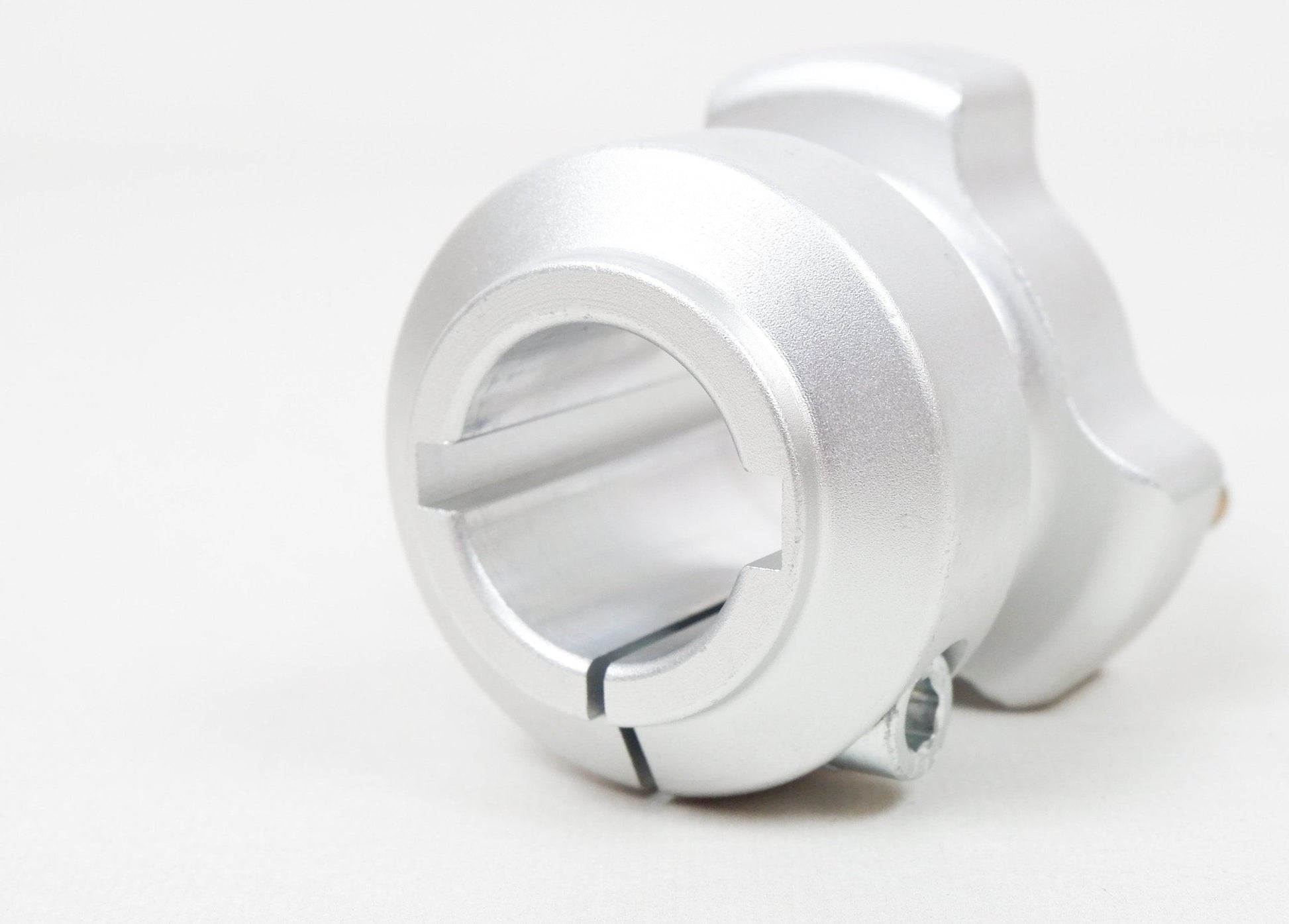Set of Silver 30mm x 62mm Rear Hubs - Race Rally Supplies