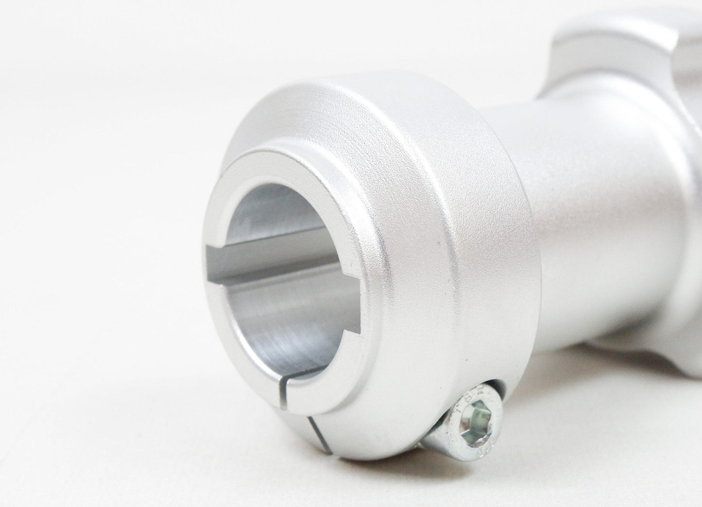 Set of Silver 30mm x 95mm Rear Hubs - Race Rally Supplies